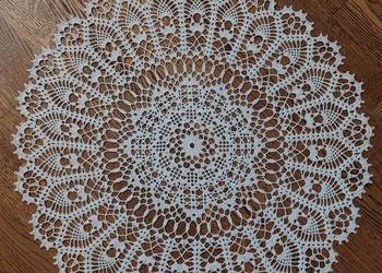 Serweta okrągła  - rękodzieło