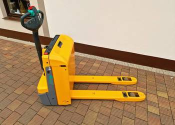 Elektryczny wózek paletowy unoszący Jungheinrich EJE 114 paleciak Lion