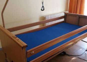 Łóżko rehabilitacyjne drewniane elektryczne