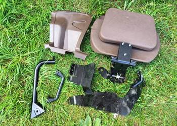 RE219337 siedzenie pasażera składane oryginał John Deere z zestawu LG100459