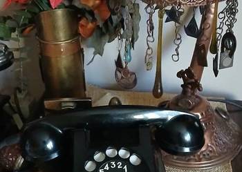 Stary telefon firmy RWT