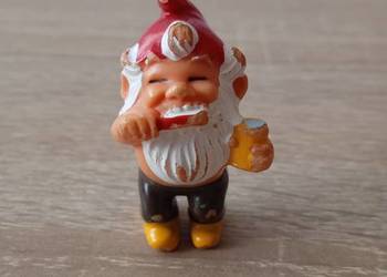 Krasnal myjący zęby - kolekcja kinder niespodzianki