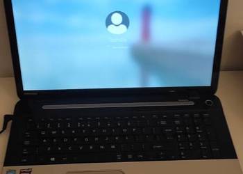Laptop Toshiba Satellite L70-B-10W i3 700GB 4GB Win10