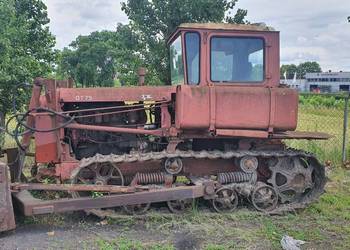 Ciągnik gąsiennicowy spychacz DT-75