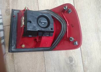 Lampa Lewy Tył Tylna Lewa W Błotnik Audi A6 C4  4A5945095B