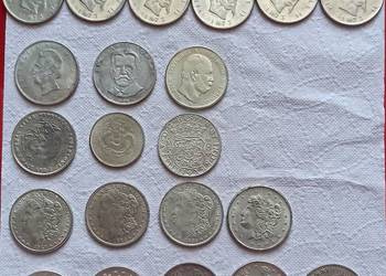 Zestaw różnych monet