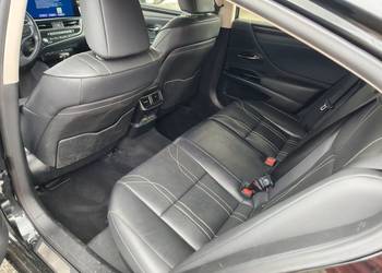 Lexus ES300h 2025