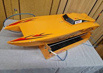 Łódź Wyścigowa Z Napędem Elektrycznym
