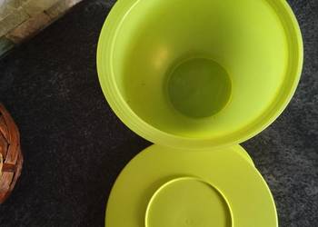 Nowa zielona miska z pokrywką Tupperware Nowa fala 1,1 L , 15,5x11cm