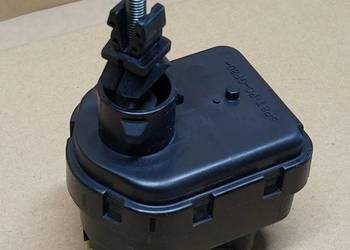 SILNICZEK REGULACJI LAMPY TOYOTA PREVIA 00-05 PAJERO 3722132045