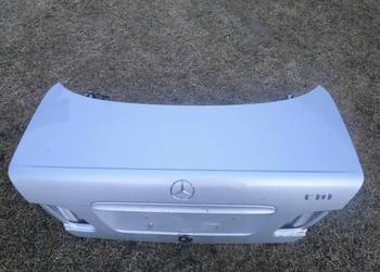 Klapa bagażnika Mercedes w 210