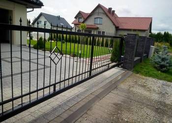 Bramy przesuwne