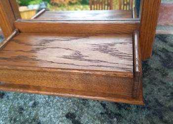 Lustro w drewnianej ramie ze szkatułką schowkiem Toaletka (647)