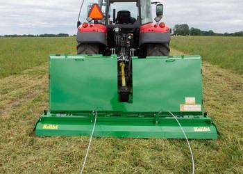 Kosiarka płozowa 2,75 m do wydajnego przycinania i koszenia pastwisk.