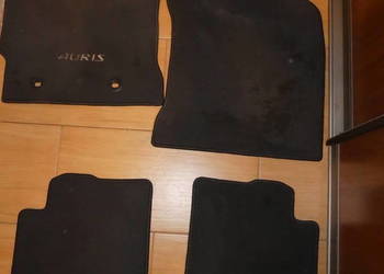 Oryginalne dywaniki Toyota Auris