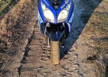 Sprzedam skuter 4t 80