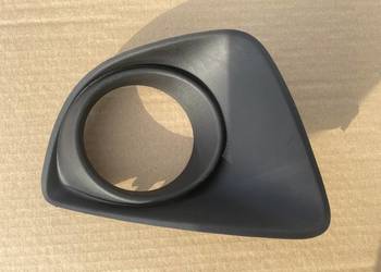 Mazda 2 DE 2007-2010 PRAWA RAMKA KRATKA HALOGENU