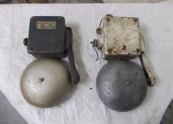 Stary industrialny dzwonek żeliwny z 1969 r. Stary industrialny dzwonek żeliwny z 1969 r.