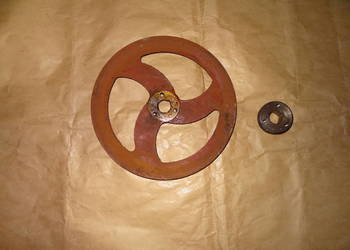 Koło pasowe z piastą średnica 330mm nowe