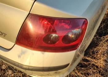 Lampa prawa tył tylna Peugeot 407 sedan