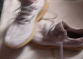 Sprzedam uzywane buty adidas yezz boost v2 w roz 38.Odbior w W-wie .