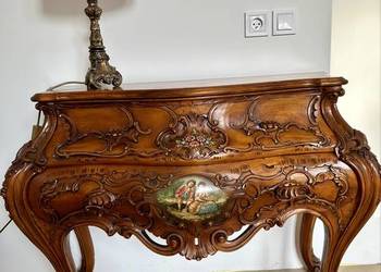 Komoda ręcznie rzeźbiona