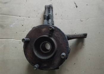 Nissan Almera N16 zwrotnica piasta lewy przód