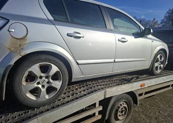 Drzwi tył prawa  opel astra h  kod lakieru 157