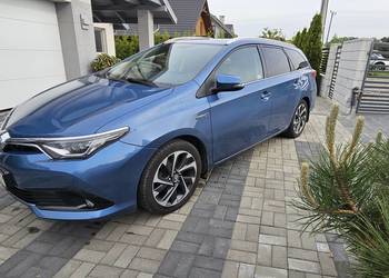 Toyota Auris Kombi Hybryda Automat 1.8 , 2015r. pierwsza rejestracji 2016