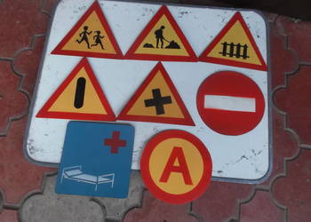 stare znaki drogowe edukacyjne z prl-u metalowe