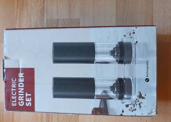 zestaw elektrycznych młynków do soli i pieprzu