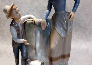 LLADRO seria Zaphir #575 "Dzieci przy fontannie" Bardzo duża
