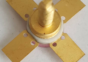 Tranzystor KT922B 28V 20W 50-300MHz