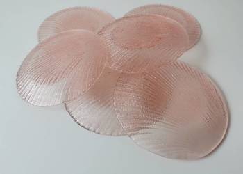 Stare nieużywane talerze Muszle różowe szkło HSG Ząbkowice L. Fiedorowicz