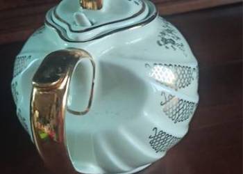 Dzbanek herbaty. HALL. 6 CUP.  Made in U. S. A.   Zachwyca złoceniami, na p