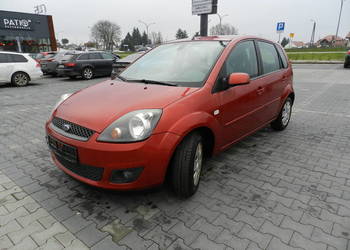 Ford Fiesta 1,3i 5 drzwi klimatyzacja