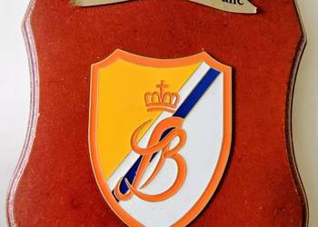 Drewniana tarcza pamiątkowa