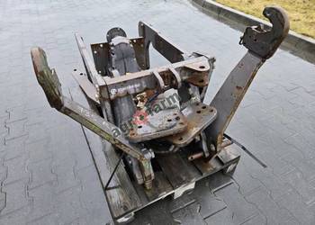 TUZ, przedni podnośnik, WOM, Renault Ares 735