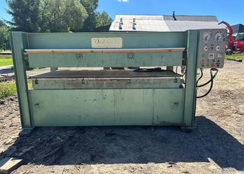 Prasa półkowa hydrauliczna do klejonki z bocznym dociskiem