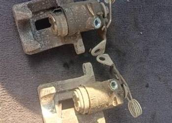 Zaciski Hamulcowe Tył Lewa Prawa Audi A4 B5 (a-7)