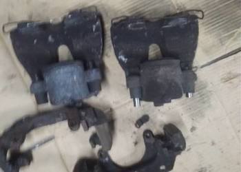 Opel Meriva A B zacisk przód jarzmo 744