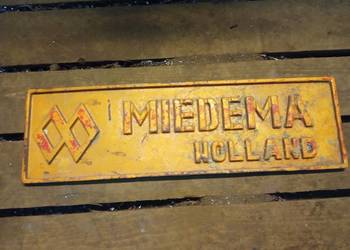 Logo przyczepy miedema