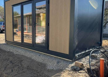Nowoczesny pawilon handlowy 6,24 × 2,90 m z WC – kontener usługowy, biurowy