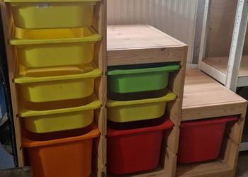 Regał Ikea Trofast z pojemnikami