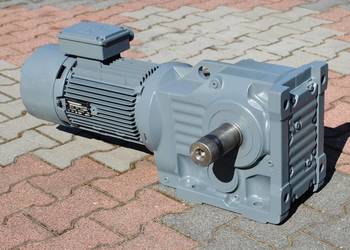 Motoreduktor kątowy 5.5kw. 50obr./min. z hamulcem firmy SEW