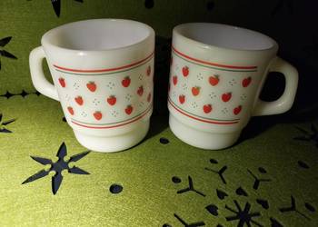 2 kubki  truskawka Termocrisa  stare