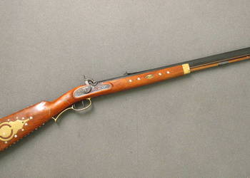 czarnoprochowy karabin Hawken kal. 45