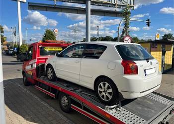 Pomoc drogowa transport laweta autolaweta usługi transportowe