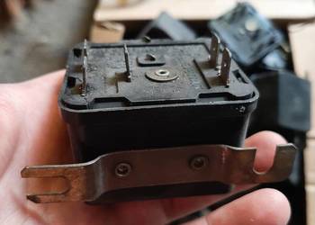 Przerywacz świateł awaryjnych Fiat 126p PSA-116