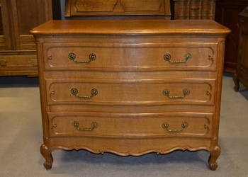 komoda ludwikowska ,gięte fronty . lity dąb